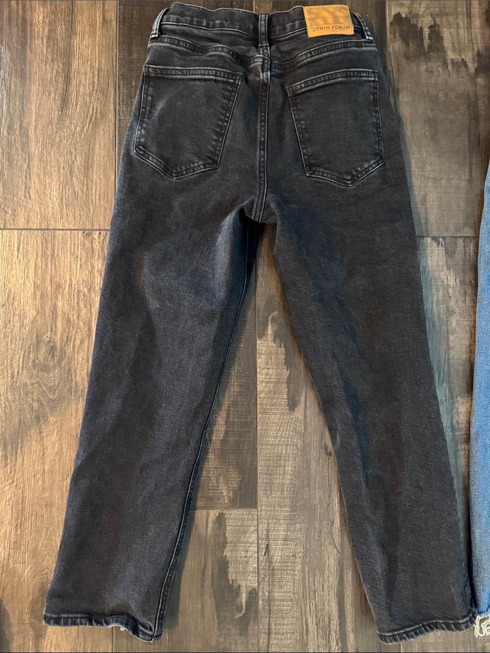 Denim Forum women size 25 Charcoal Black Relaxed Jeans
